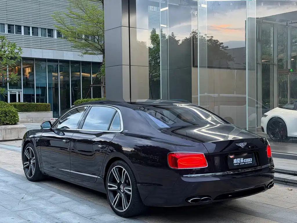 Bentley Flying Spur — миниатюра 13