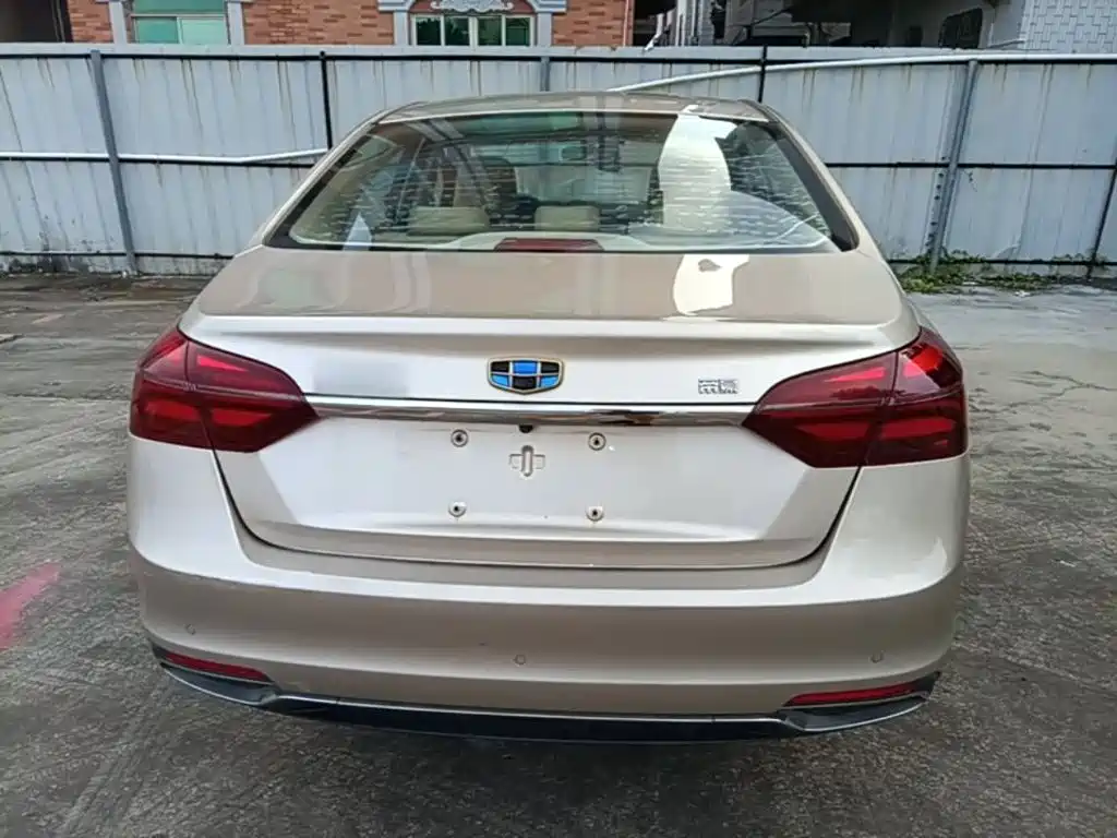 Geely Emgrand — миниатюра 6