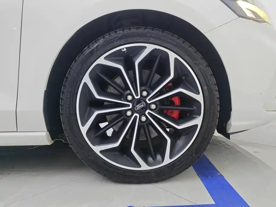 Ford Focus — миниатюра 6