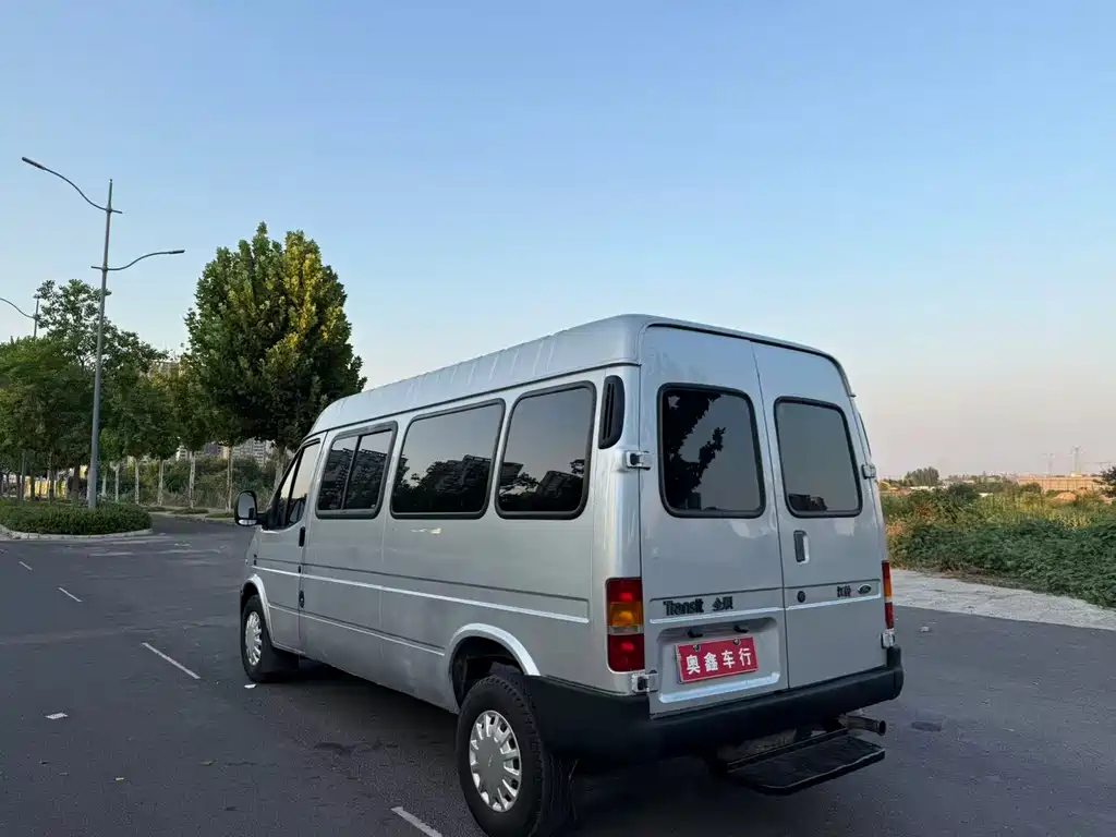 Ford Transit Classic — миниатюра 9