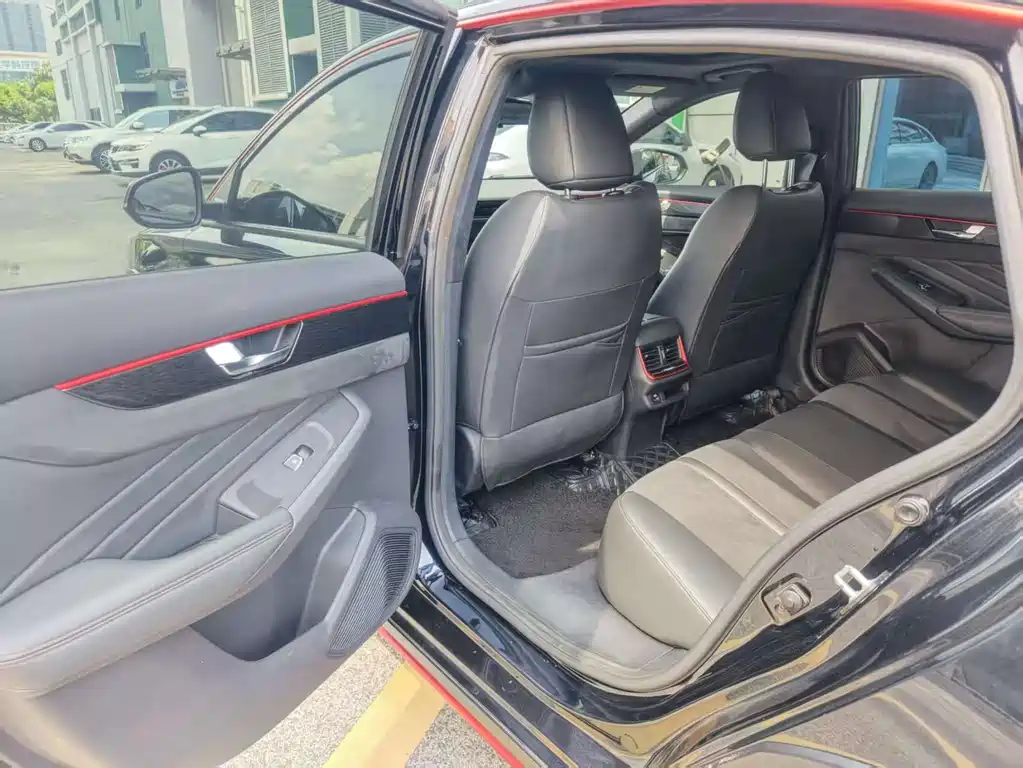 DONGFENG YI HYUN MAX