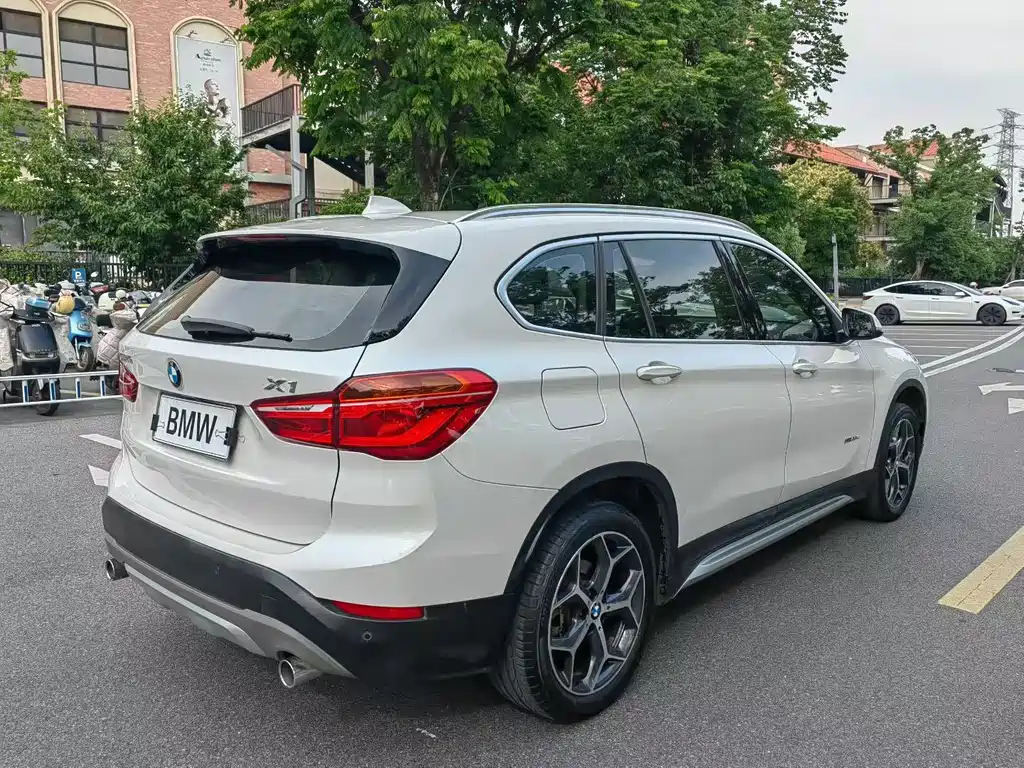 BMW X1 — миниатюра 9