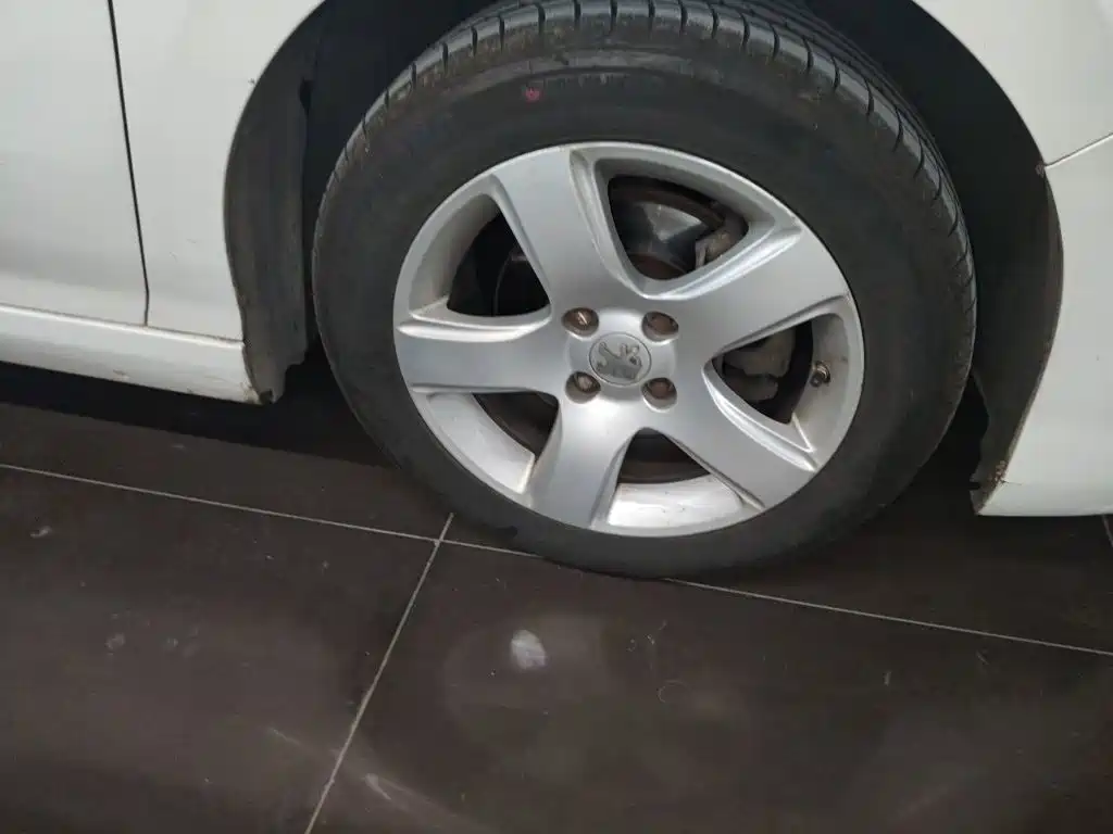 Peugeot 308 — миниатюра 8