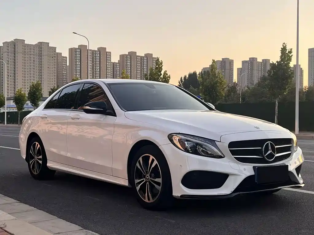 Mercedes-Benz C-Class — миниатюра 3