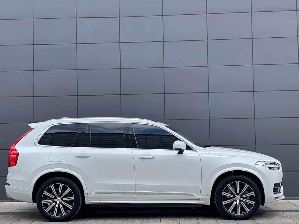VOLVO  XC90