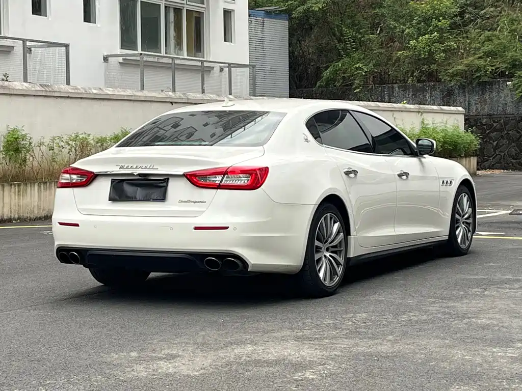 Maserati Quattroporte — миниатюра 17