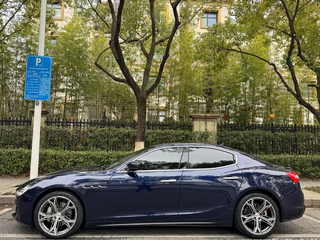 MASERATI GHIBLI