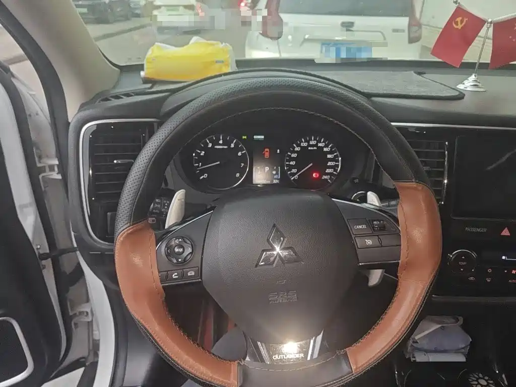 Mitsubishi Outlander — миниатюра 11