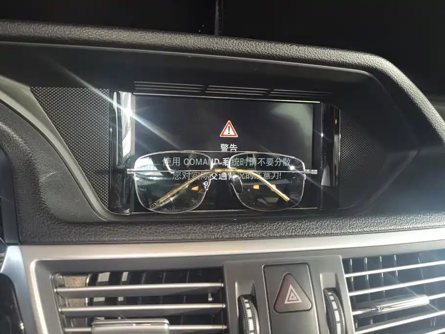 Mercedes-Benz E-Class — миниатюра 13