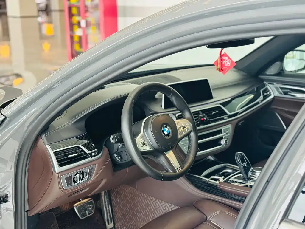BMW 7 SERIES