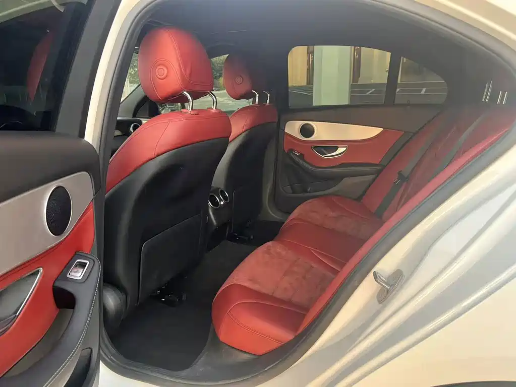 Mercedes-Benz C-Class — миниатюра 7