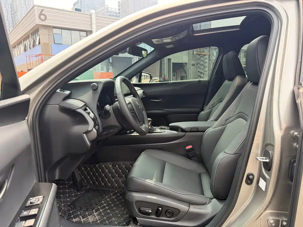 Lexus UX — миниатюра 4