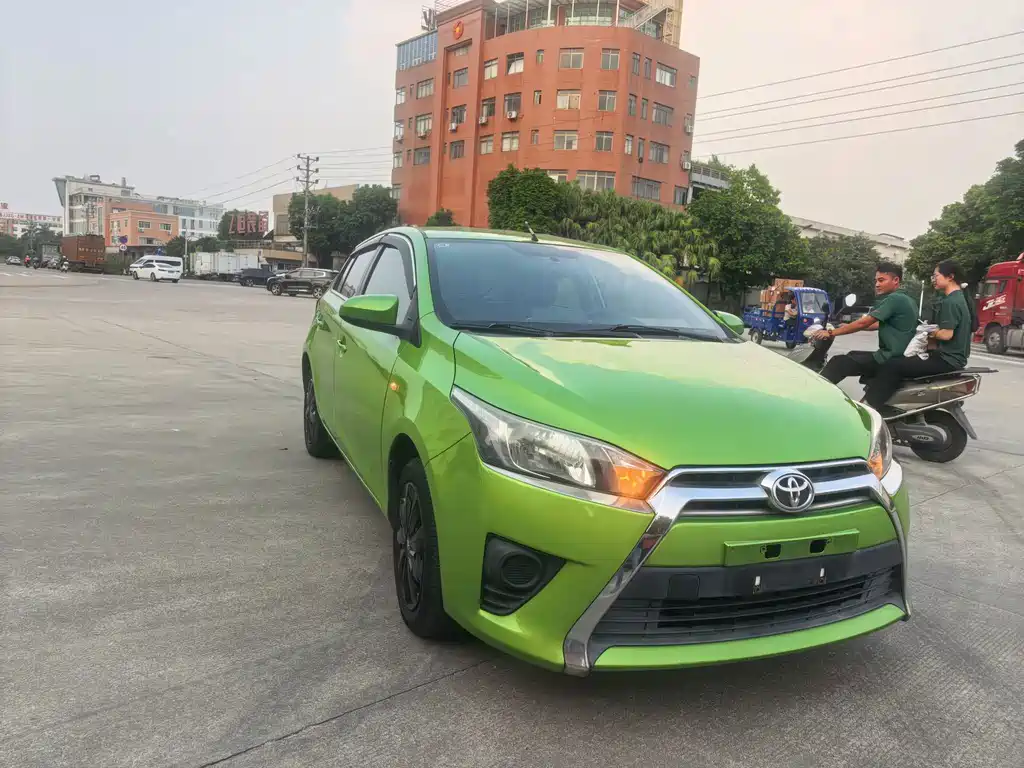 Toyota Yaris L — миниатюра 3