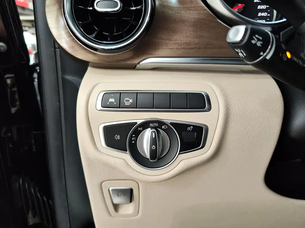 MERCEDES-BENZ V CLASS