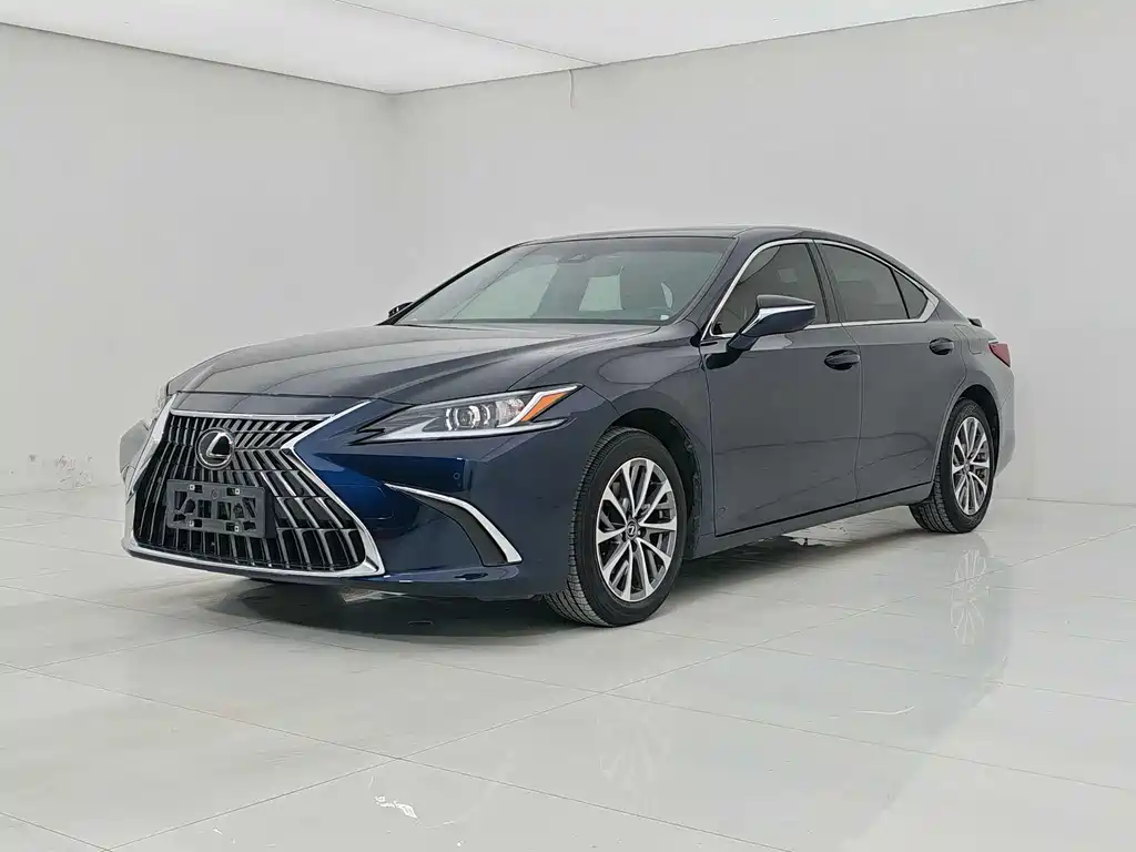 Lexus ES 2022