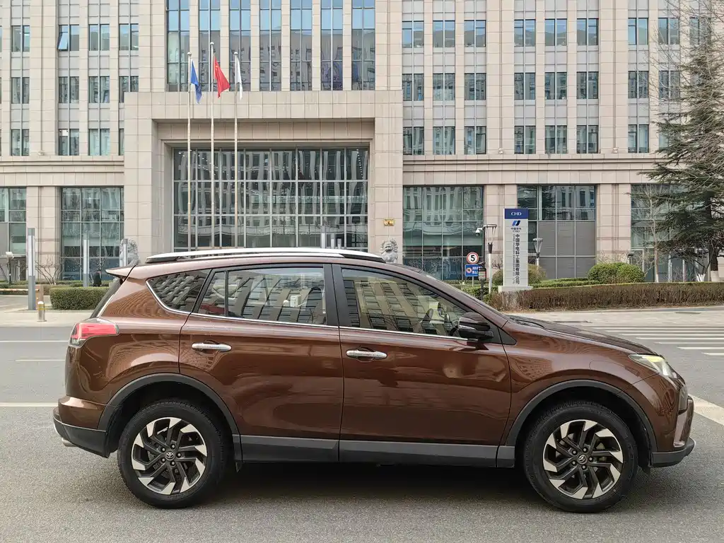 TOYOTA RAV4 RONGFANG