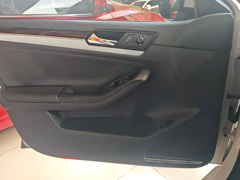 Volkswagen Sagitar — миниатюра 7