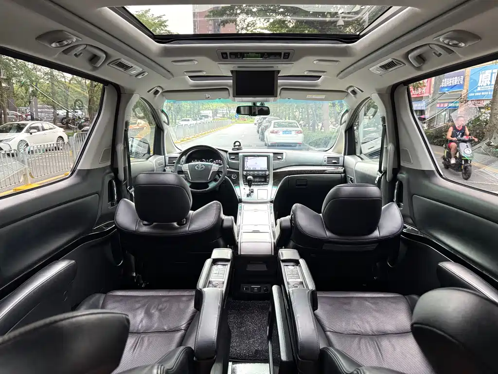 Toyota Alphard 2012 3.5L Luxury