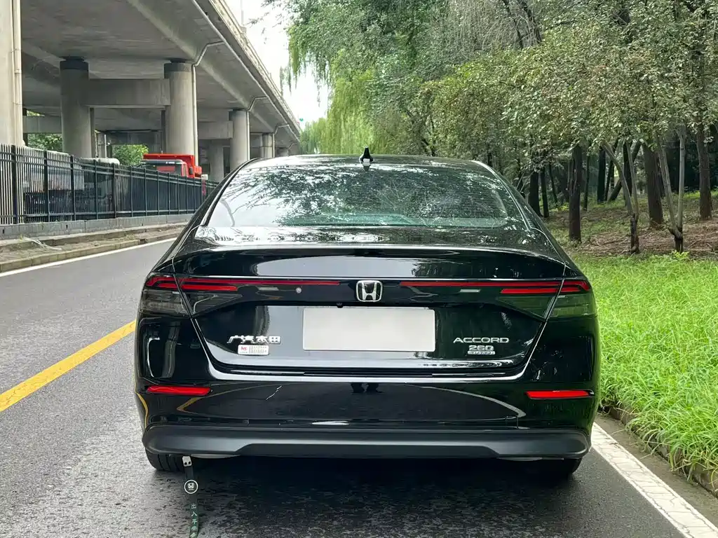 Honda Accord — миниатюра 8