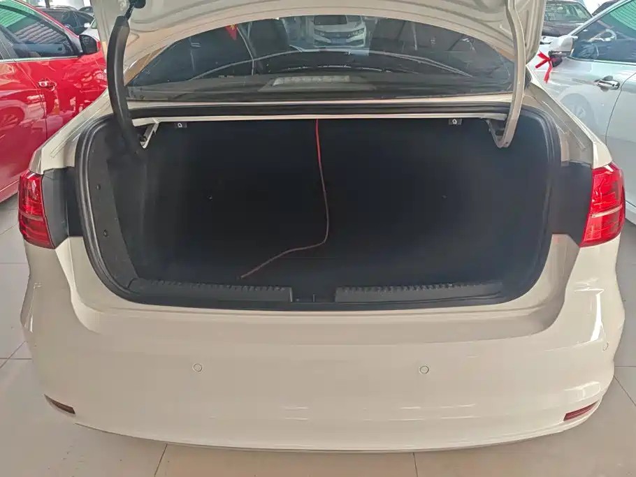 Volkswagen Sagitar — миниатюра 4