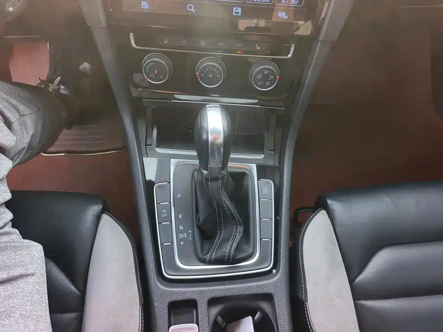 Volkswagen Golf — миниатюра 16