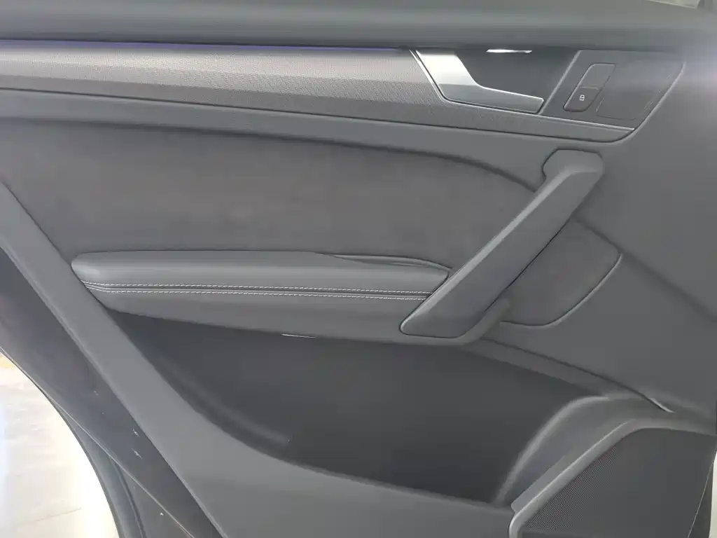 Audi Q5L Sportback — миниатюра 13