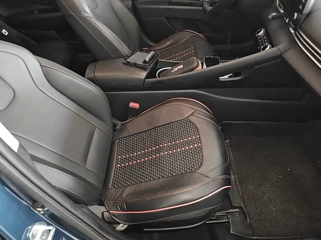 Hyundai Elantra — миниатюра 25