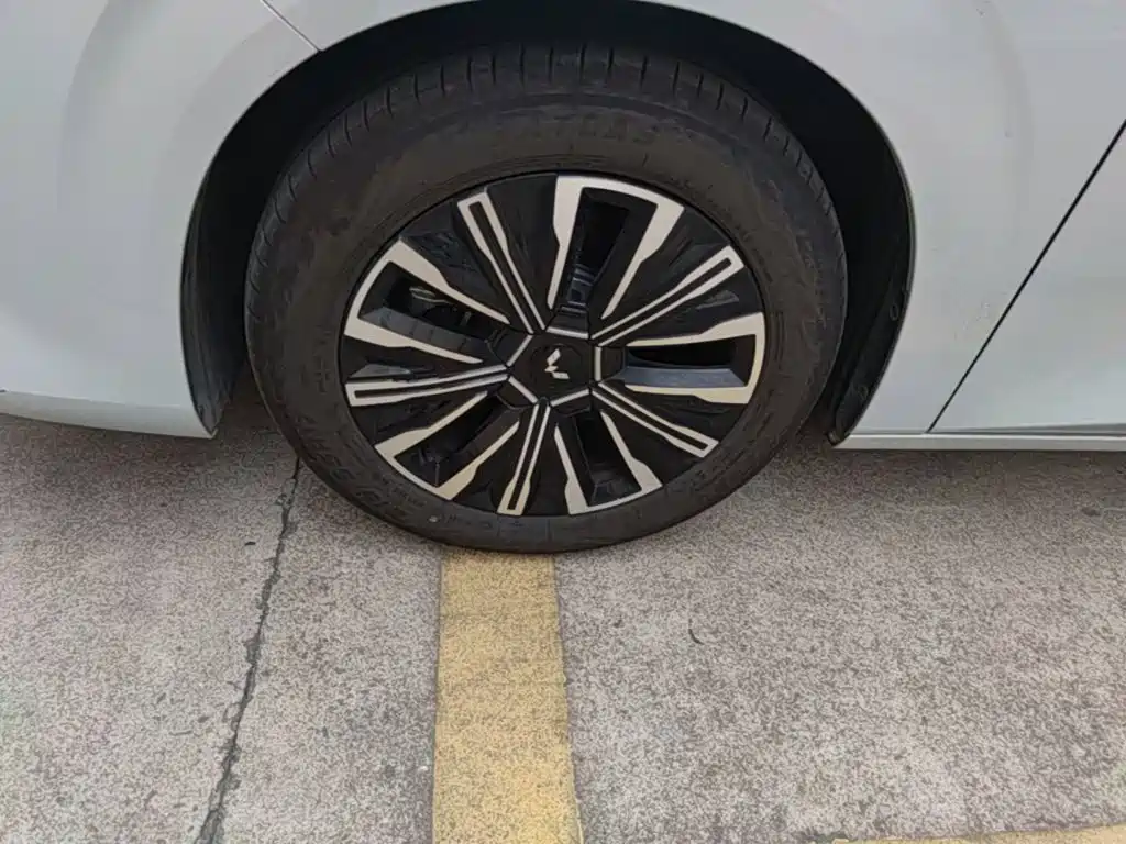 Wuling Xingguang 730 New Energy — миниатюра 25