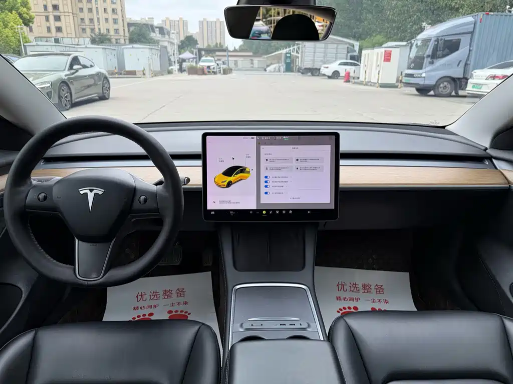 Tesla Model 3 — миниатюра 9