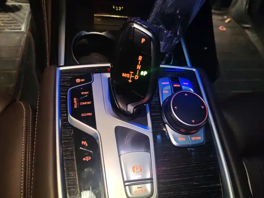 BMW 7 Series — миниатюра 15