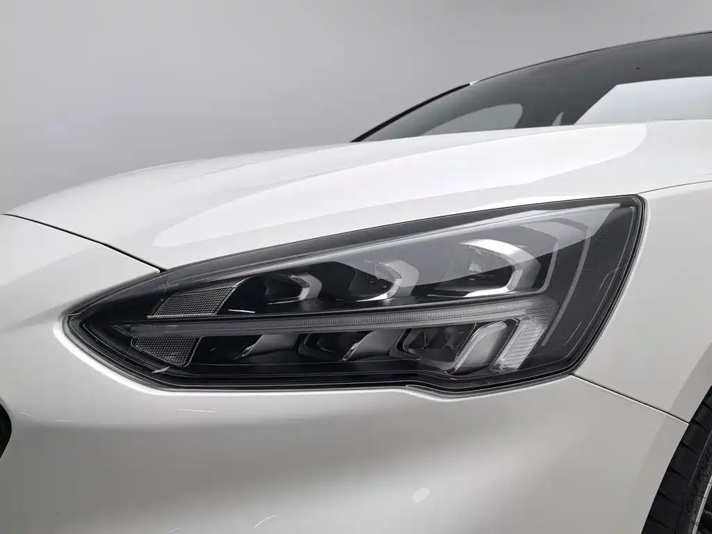 Ford Focus — миниатюра 7