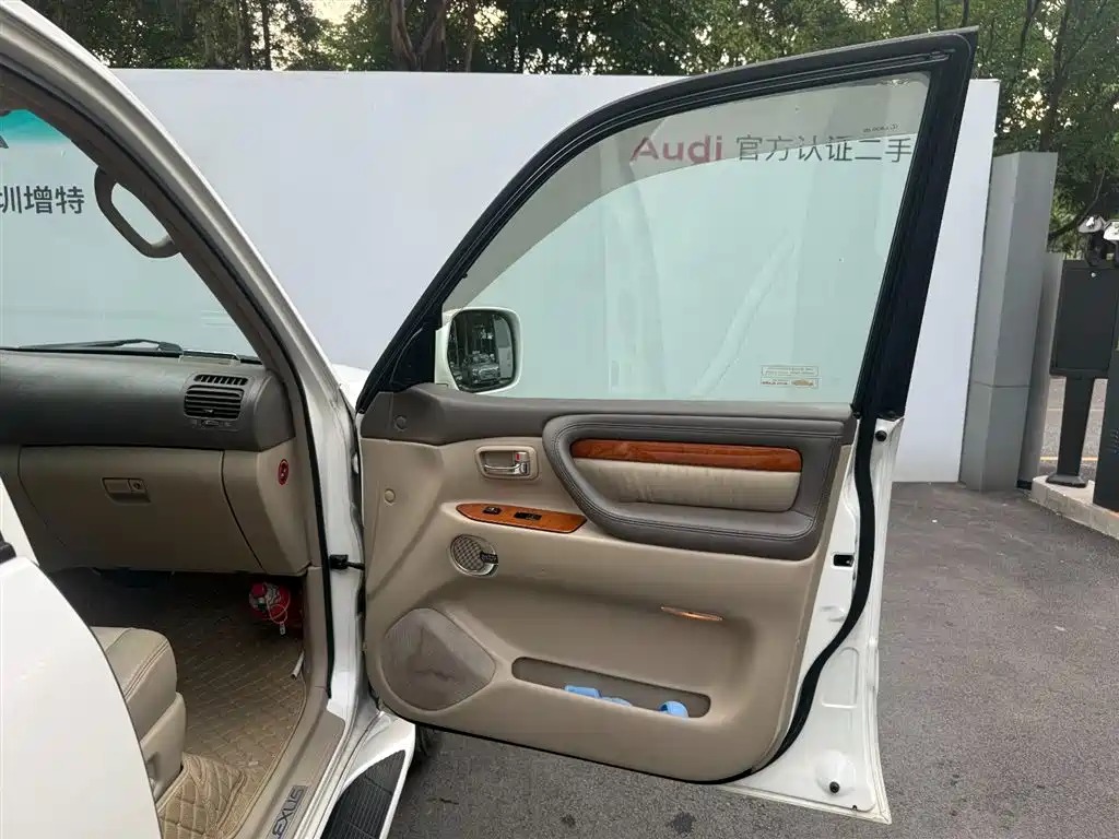 Lexus LX — миниатюра 13