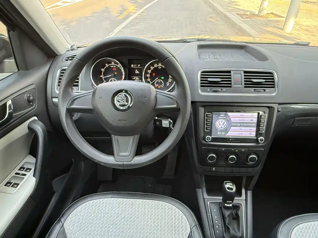 Skoda Yeti — миниатюра 14