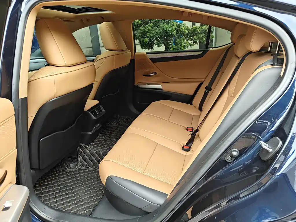 Lexus ES — миниатюра 7
