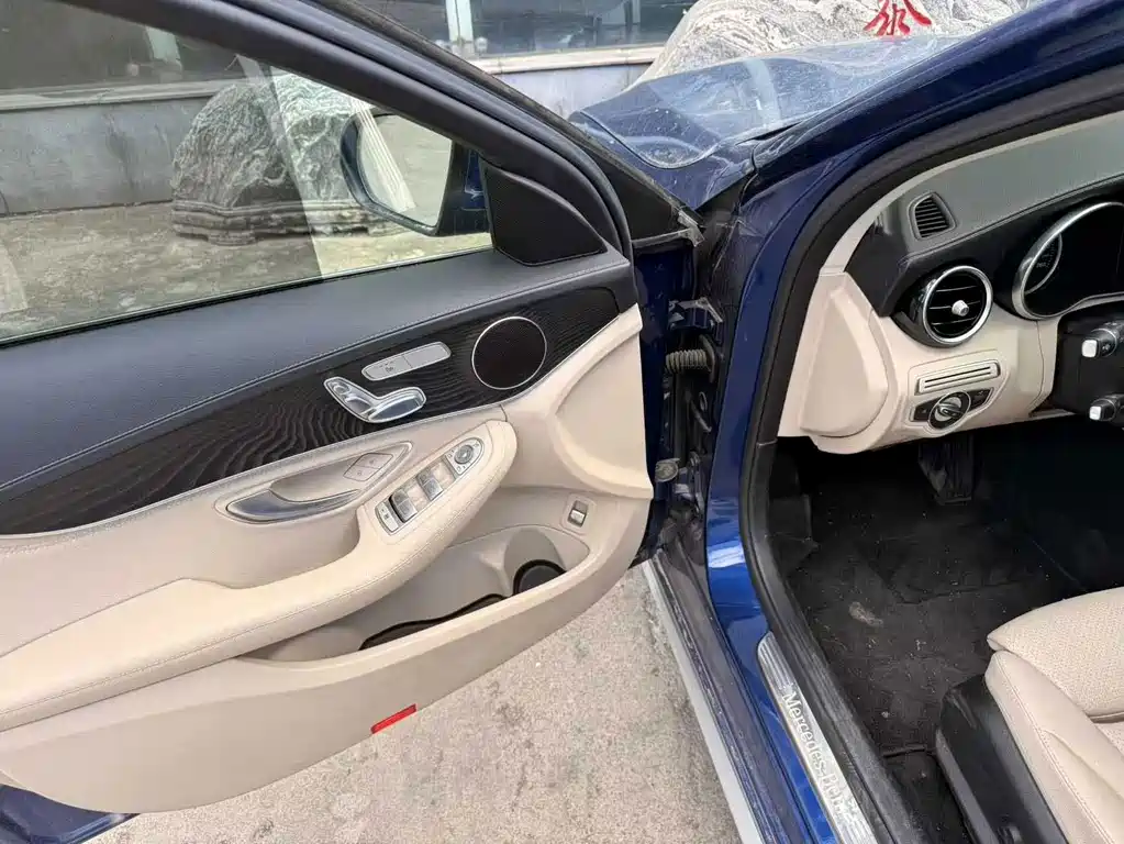 Mercedes-Benz C-Class — миниатюра 9