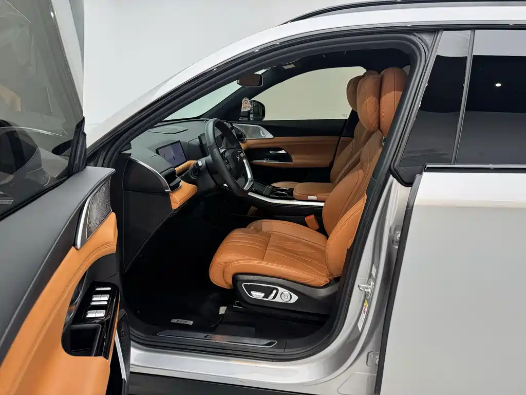 XPeng G9 — миниатюра 12