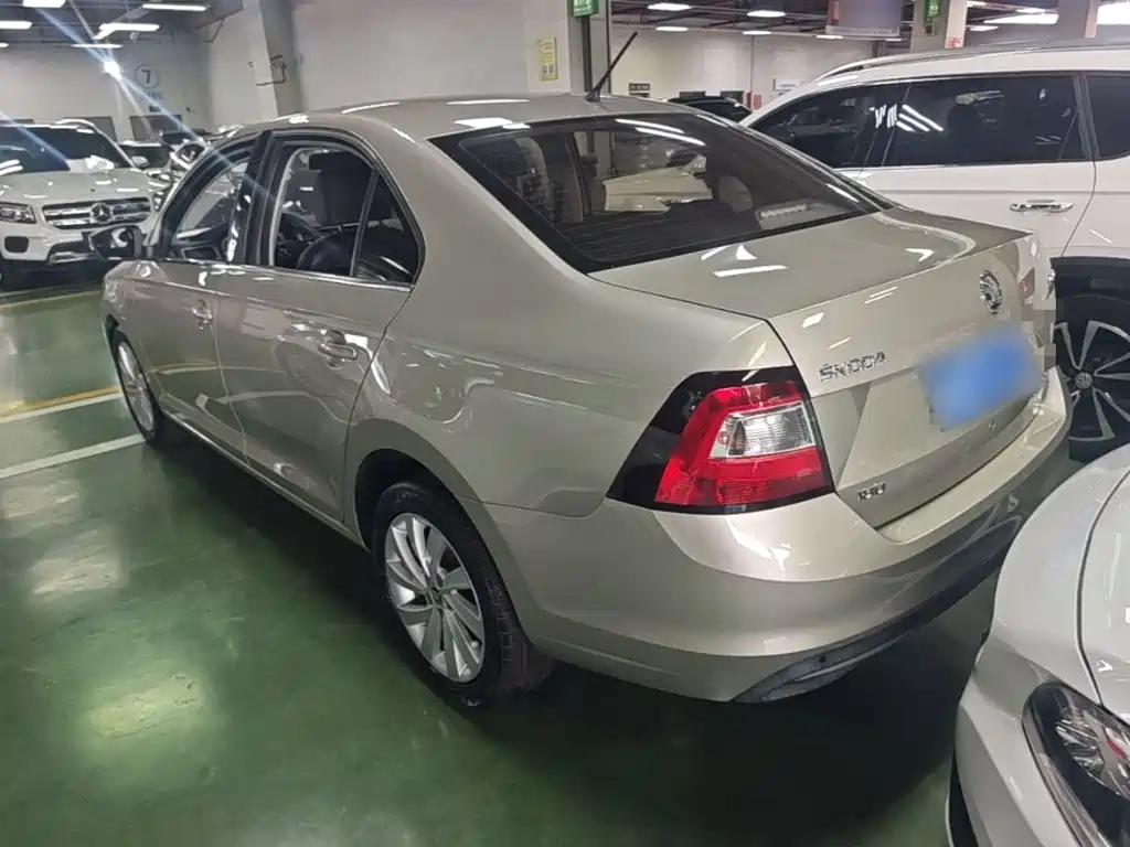 Skoda Rapid — миниатюра 5