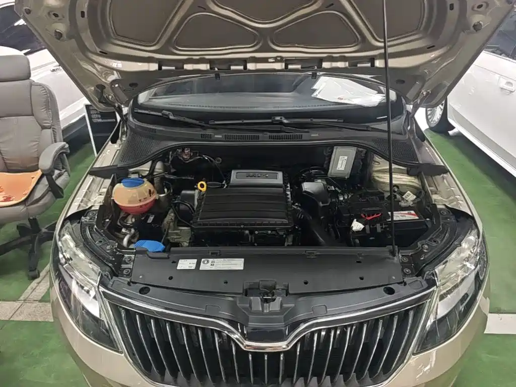Skoda Rapid — миниатюра 20