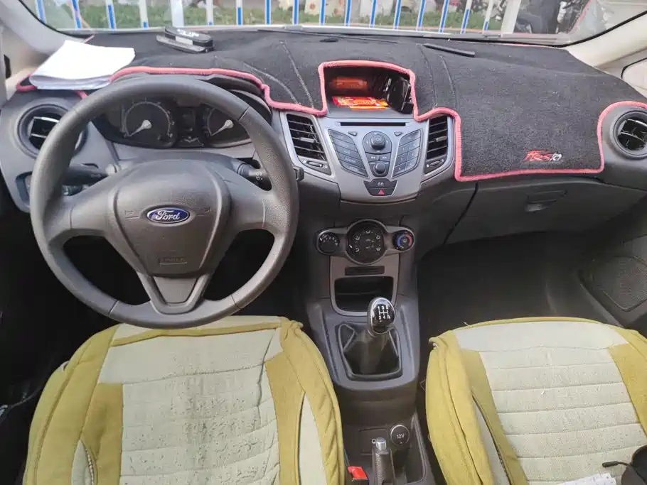 Ford Fiesta — миниатюра 12