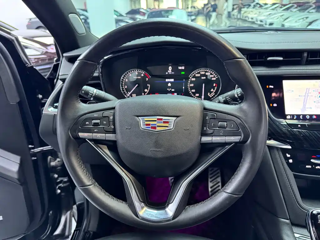 Cadillac XT6 — миниатюра 8