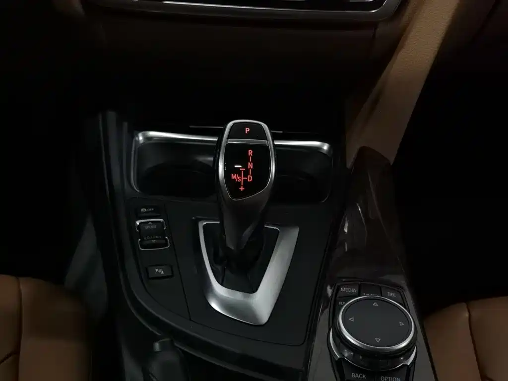 BMW 3 Series — миниатюра 13