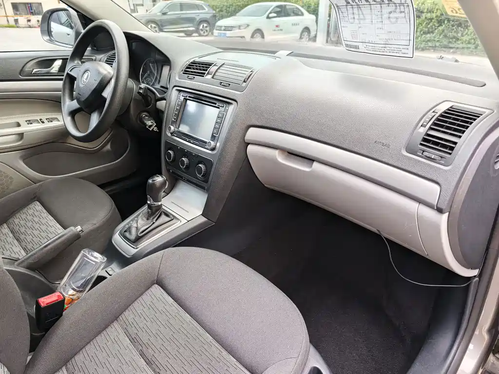 Skoda Octavia — миниатюра 5