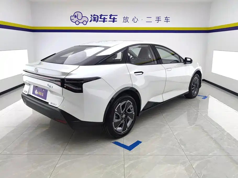 Toyota bZ3 — миниатюра 3
