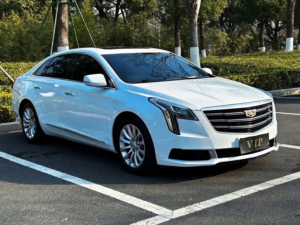 CADILLAC XTS
