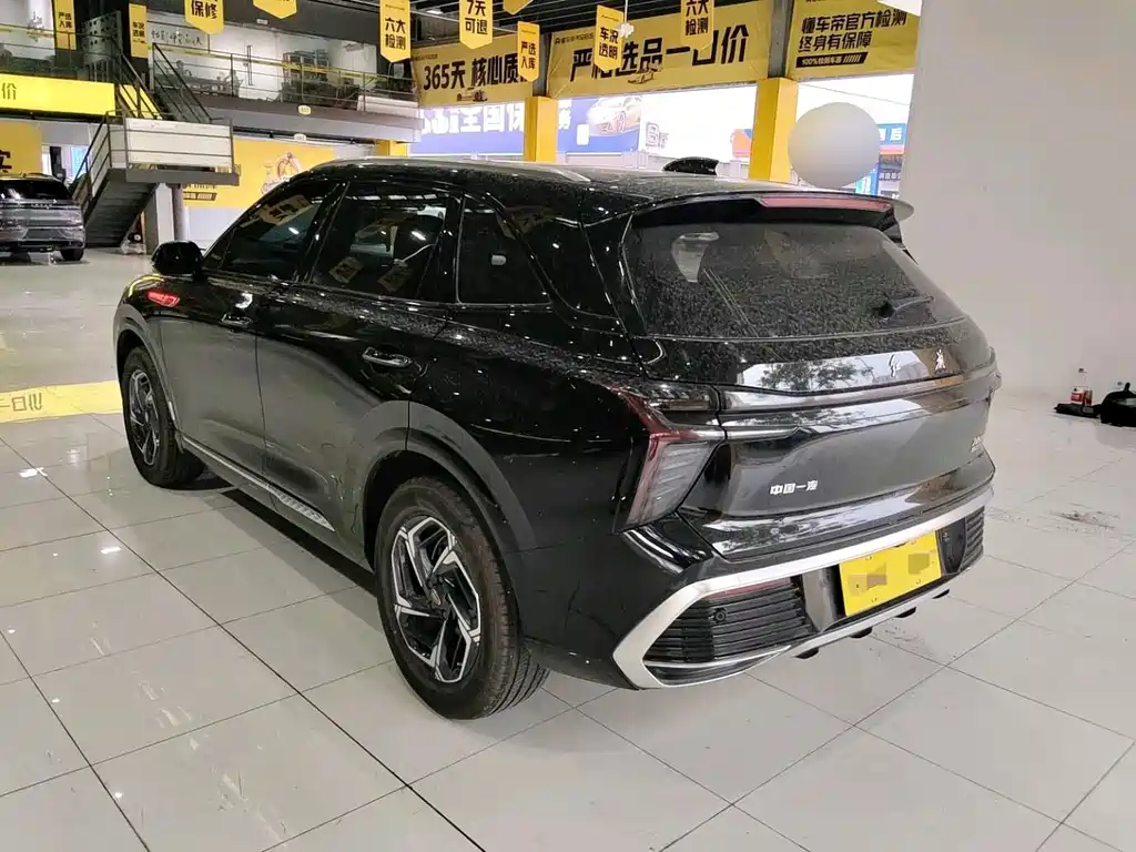 Hongqi Hongqi HS3 — миниатюра 8