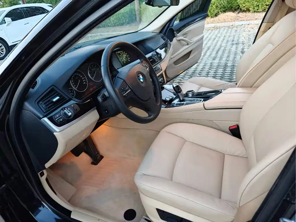 BMW 5 Series — миниатюра 12