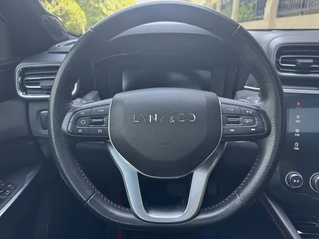 Lynk & Co 03 — миниатюра 13