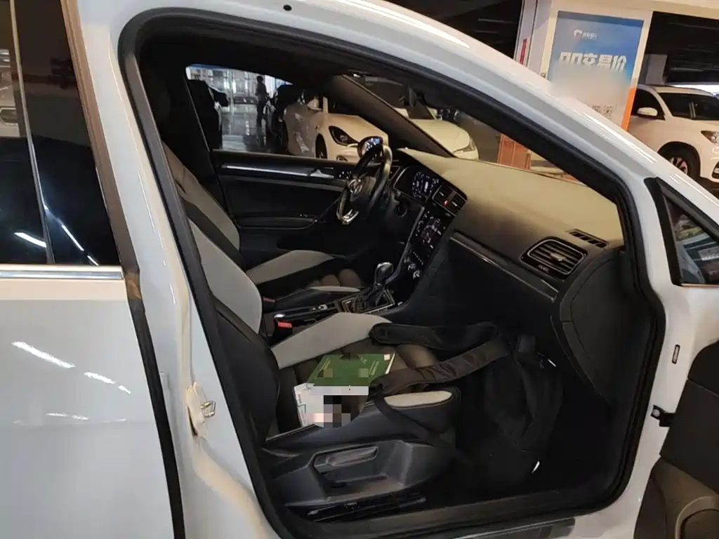 Volkswagen Golf — миниатюра 25