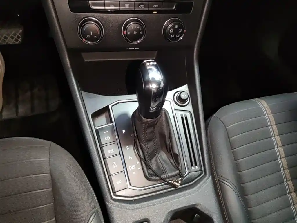 Volkswagen Lavida — миниатюра 14