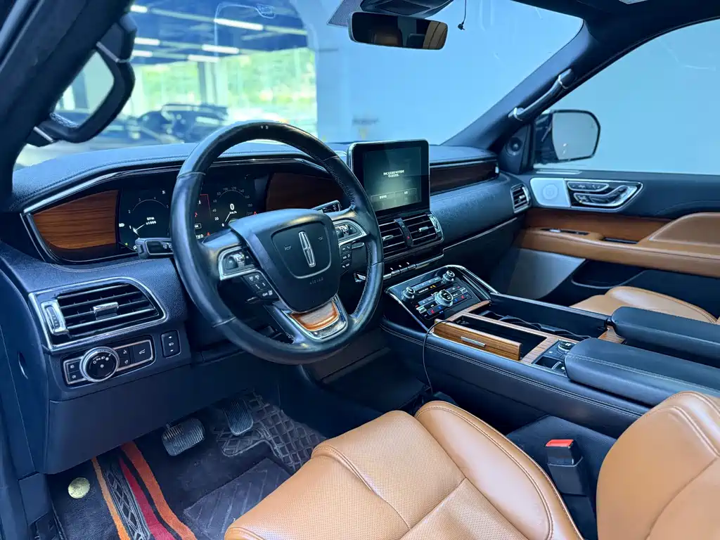 Lincoln Navigator — миниатюра 4